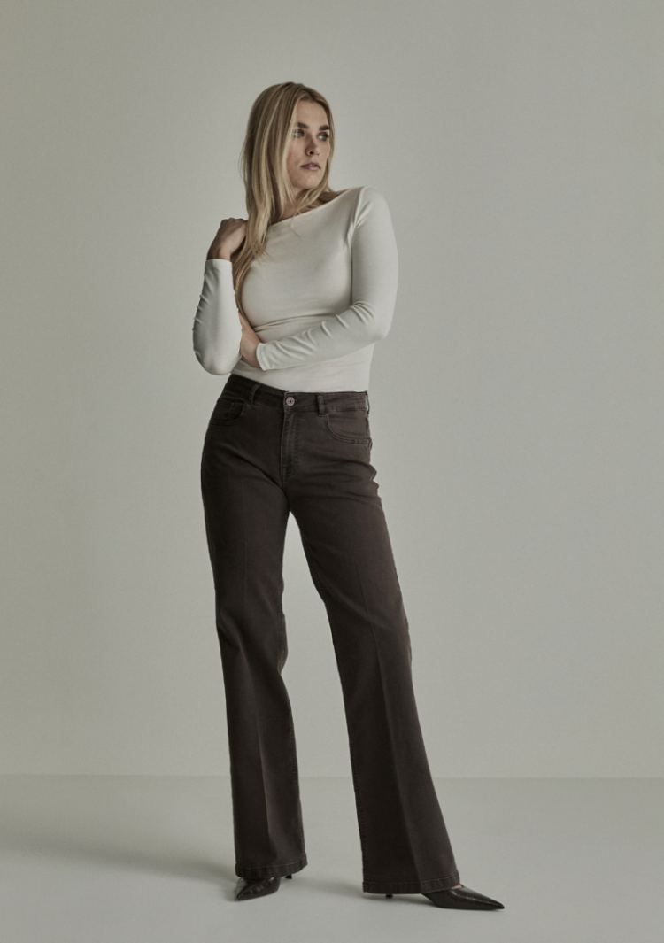 EVE DEEP BROWN