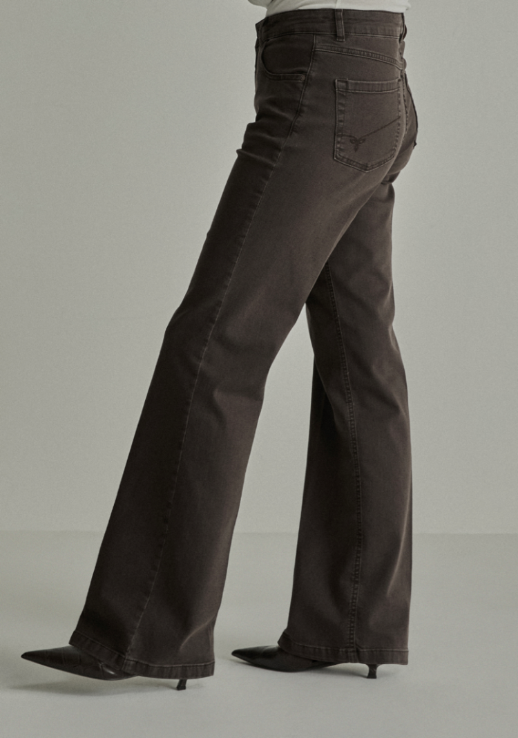 EVE DEEP BROWN